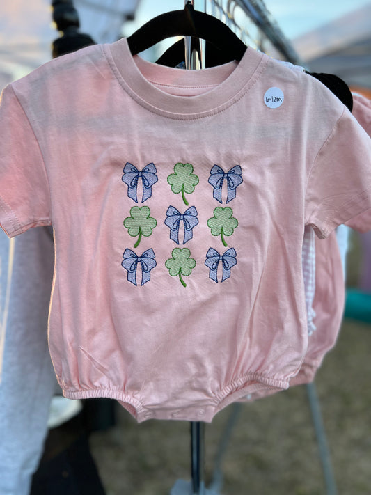 Shamrock & Bow T-shirt Bubble